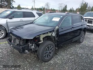 2019 Volkswagen Tiguan SE with VIN 3VV2B7AX3KM024186, listed as a IAAI auction lot 41813979 with 48,525 mi miles. Bid and sale history available at carsss.com. Image 2.