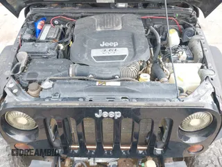 2013 Jeep Wrangler Unlimited Rubicon with VIN 1C4BJWFG5DL652050, listed as a IAAI auction lot 42451954 with 107,110 mi miles and . Bid and sale history available at DreamBid. Image 10.