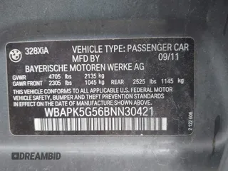 2011 BMW 3 Series 328i xDrive z VIN WBAPK5G56BNN30421, wystawiony jako IAAI lot #42536633 z przebiegiem Nie podano mil oraz . Historia ofert i sprzedaży dostępna na DreamBid. Obrazek 9.