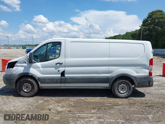 2018 Ford Transit with VIN 1FTYE1YM4JKA83438, listed as a IAAI auction lot 39881520 with 164,789 mi miles and . Bid and sale history available at carsss.com. Image 14.