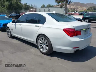 2009 BMW 7 Series 750Li z VIN WBAKB83529CY58927, wystawiony jako IAAI lot #42356768 z przebiegiem 123 883 mil mil oraz . Historia ofert i sprzedaży dostępna na DreamBid. Obrazek 3.