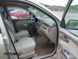 2008 Kia Sportage LX with VIN KNDJE723687485284, listed as a IAAI auction lot 42207326 with 94,106 mi miles and . Bid and sale history available at carsss.com. Image 5.