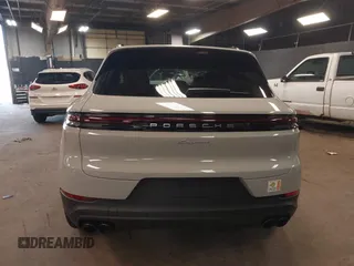 2025 Porsche Cayenne E-Hybrid Hybrid z VIN WP1AE2AY2SDA16359, wystawiony jako IAAI lot #41886547 z przebiegiem 2 828 mil mil oraz . Historia ofert i sprzedaży dostępna na DreamBid. Obrazek 17.
