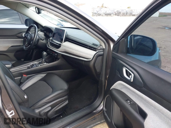 2022 Jeep Compass Latitude with VIN 3C4NJDBB6NT120808, listed as a IAAI auction lot 42227108 with 43,016 mi miles and . Bid and sale history available at DreamBid. Image 5.