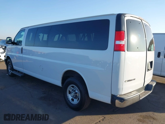 2020 Chevrolet Express Passenger LT z VIN 1GAZGPFGXL1268223, wystawiony jako IAAI lot #41466619 z przebiegiem 219 671 mil mil oraz . Historia ofert i sprzedaży dostępna na DreamBid. Obrazek 3.