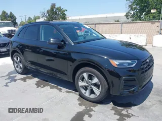 2024 Audi Q5 Premium Plus z VIN WA1BBAFY2R2142951, wystawiony jako IAAI lot #42435977 z przebiegiem 9 425 mil mil oraz . Historia ofert i sprzedaży dostępna na DreamBid. Obrazek 1.