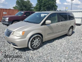 2013 Chrysler Town & Country Touring z VIN 2C4RC1BGXDR573529, wystawiony jako Copart lot #56577015 z przebiegiem 168 833 mil mil oraz Szkoda całkowita • Salvage title. Historia ofert i sprzedaży dostępna na DreamBid. Obrazek 1.