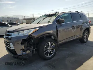 2019 Toyota Highlander SE with VIN 5TDKZRFH7KS555558, listed as a Copart auction lot 58084115 with 78,588 mi miles and Salvage title. Bid and sale history available at DreamBid. Image 1.