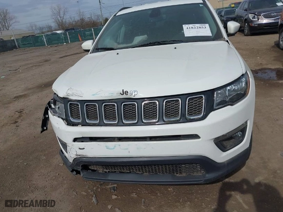 2019 Jeep Compass Latitude with VIN 3C4NJDBB0KT597603, listed as a IAAI auction lot 41822853 with 93,880 mi miles. Bid and sale history available at carsss.com. Image 12.