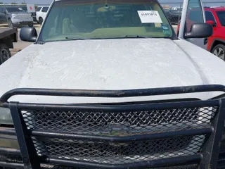 2003 Chevrolet Silverado 2500HD LS with VIN 1GCHK23193F126937, listed as a IAAI auction lot 41893874 with 260,432 mi miles. Bid and sale history available at carsss.com. Image 6.