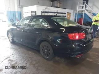 2011 Volkswagen Jetta SE with VIN 3VWDZ7AJ2BM052198, listed as a IAAI auction lot 41863300 with 88,178 mi miles and . Bid and sale history available at DreamBid. Image 3.
