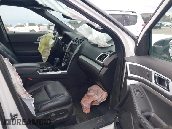 2014 Ford Explorer XLT with VIN 1FM5K7D87EGC11103, listed as a IAAI auction lot 41754353 with 143,368 mi miles. Bid and sale history available at carsss.com. Image 5.