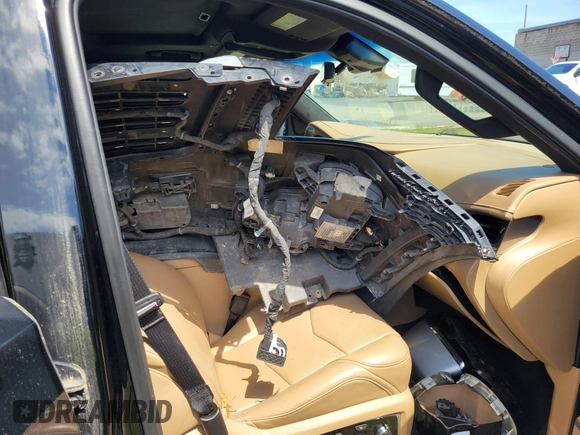 2019 Cadillac Escalade Platinum with VIN 1GYS4DKJ9KR138333, listed as a IAAI auction lot 42176170 with 104,787 mi miles and . Bid and sale history available at DreamBid. Image 5.