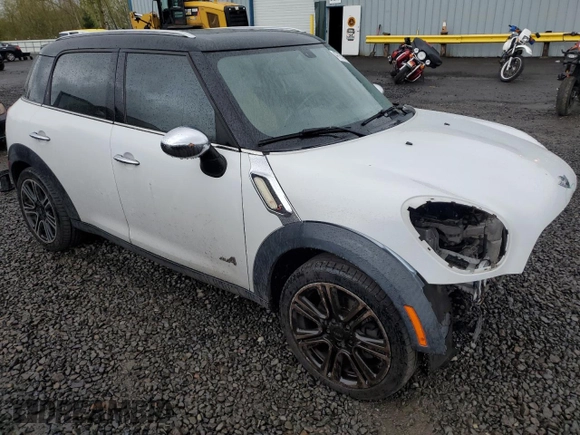 2012 MINI Countryman S with VIN WMWZC5C5XCWL55579, listed as a Copart auction lot 47970695 with 136,015 mi miles and Salvage Title. Bid and sale history available at DreamBid. Image 4.