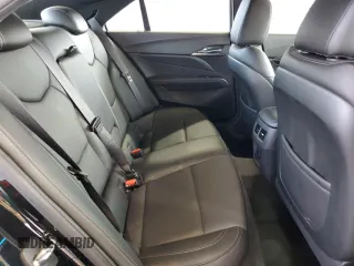 2023 Cadillac CT4 Premium Luxury z VIN 1G6DB5RK1P0138494, wystawiony jako Copart lot #72723694 z przebiegiem 30 491 mil mil oraz Czysty tytuł • Clean title. Historia ofert i sprzedaży dostępna na DreamBid. Obrazek 10.