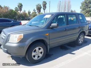 2007 Honda Pilot LX with VIN 5FNYF28187B040543, listed as a IAAI auction lot 41964267 with 237,081 mi miles. Bid and sale history available at carsss.com. Image 2.