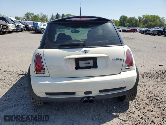 2006 MINI Hardtop S z VIN WMWRE33576TN27734, wystawiony jako Copart lot #54186405 z przebiegiem 149 045 mil mil oraz Szkoda całkowita • Salvage title. Historia ofert i sprzedaży dostępna na DreamBid. Obrazek 6.