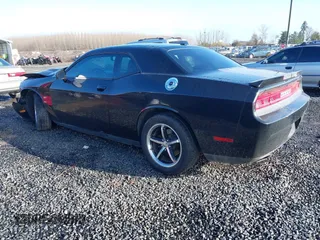 2011 Dodge Challenger z VIN 2B3CJ4DG2BH569764, wystawiony jako IAAI lot #41652462 z przebiegiem 138 057 mil mil oraz . Historia ofert i sprzedaży dostępna na DreamBid. Obrazek 3.