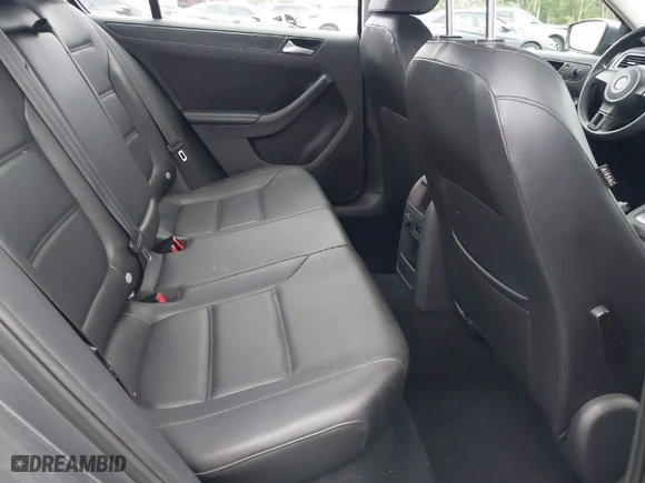 2014 Volkswagen Jetta Sedan SE with VIN 3VWD17AJ4EM428668, listed as a IAAI auction lot 41990578 with 132,672 mi miles. Bid and sale history available at carsss.com. Image 8.