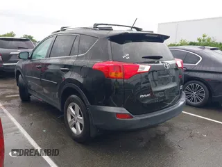 2013 Toyota RAV4 XLE z VIN 2T3RFREV0DW079010, wystawiony jako IAAI lot #42263158 z przebiegiem 96 936 mil mil oraz . Historia ofert i sprzedaży dostępna na DreamBid. Obrazek 3.