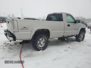 2004 GMC Sierra 2500HD Classic Work Truck with VIN 1GTHK24U94E266289, listed as a Copart auction lot 44646695 with 177,740 mi miles and Clean Title. Bid and sale history available at carsss.com. Image 3.