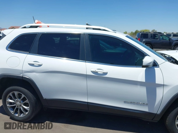 2019 Jeep Cherokee Latitude Plus z VIN 1C4PJLLB6KD420089, wystawiony jako IAAI lot #42229046 z przebiegiem 45 437 mil mil oraz . Historia ofert i sprzedaży dostępna na DreamBid. Obrazek 14.
