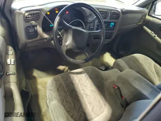 2002 GMC Sonoma SLS with VIN 1GTCS19W728165469, listed as a Copart auction lot 77183144 with 175,428 mi miles and Salvage Title. Bid and sale history available at carsss.com. Image 8.