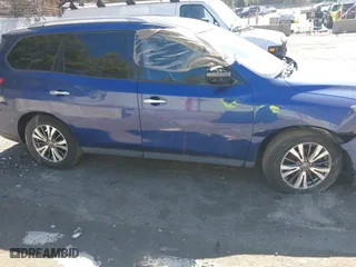 2017 Nissan Pathfinder SV with VIN 5N1DR2MN4HC664462, listed as a IAAI auction lot 39923868 with 119,837 mi miles. Bid and sale history available at carsss.com. Image 13.