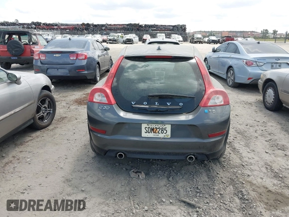 2013 Volvo C30 T5 with VIN YV1672MK1D2309946, listed as a IAAI auction lot 42059297 with 96,085 mi miles and . Bid and sale history available at DreamBid. Image 16.
