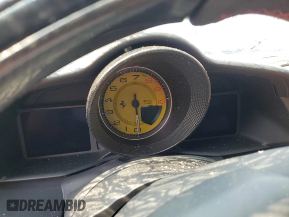 2018 Ferrari 488 z VIN ZFF79ALA0J0235841, wystawiony jako Copart lot #70033674 z przebiegiem Nie podano mil oraz Tytuł czysty. Historia ofert i sprzedaży dostępna na DreamBid. Obrazek 9.