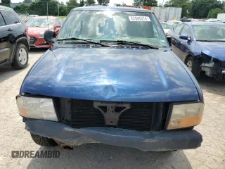 1998 GMC Jimmy SL with VIN 1GKCS13W1W2573343, listed as a Copart auction lot 61846274 with 0 mi miles and Salvage Title. Bid and sale history available at carsss.com. Image 5.