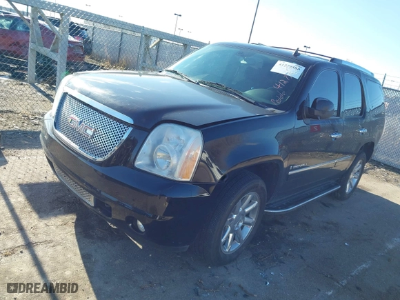 2009 GMC Yukon Denali with VIN 1GKFK03249R163622, listed as a IAAI auction lot 41279580 with 185,441 mi miles. Bid and sale history available at carsss.com. Image 17.