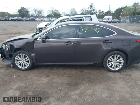 2013 Lexus ES 4dr Sdn with VIN JTHBK1GG9D2029078, listed as a IAAI auction lot 41970085 with 130,898 mi miles. Bid and sale history available at carsss.com. Image 14.