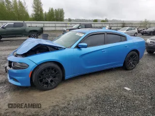 2015 Dodge Charger SXT z VIN 2C3CDXHG4FH875036, wystawiony jako Copart lot #53694235 z przebiegiem 85 908 mil mil oraz Szkody całkowita. Historia ofert i sprzedaży dostępna na DreamBid. Obrazek 1.