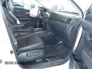 2022 Honda Pilot Special Edition with VIN 5FNYF5H29NB018557, listed as a IAAI auction lot 41402547 with 22,935 mi miles and . Bid and sale history available at carsss.com. Image 5.