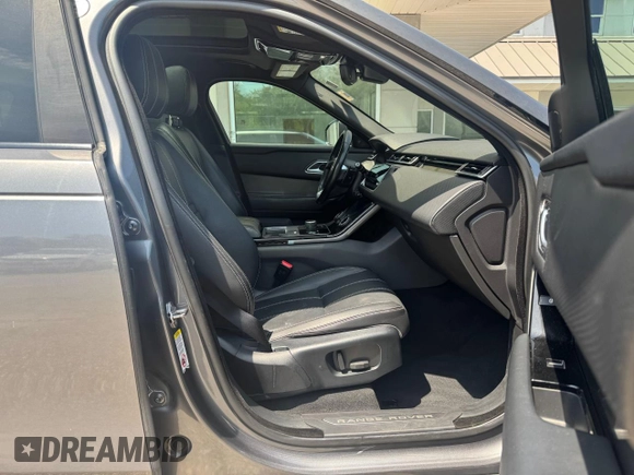 2019 Land Rover Range Rover Velar S with VIN SALYB2EX4KA212887, listed as a Copart auction lot 61399965 with 100,330 mi miles and Clean title. Bid and sale history available at DreamBid. Image 5.
