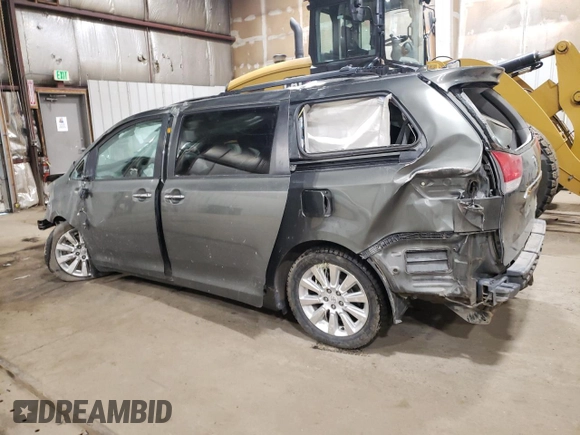 2012 Toyota Sienna XLE с VIN 5TDDK3DC3CS040365, выставлен на аукционе Copart как лот 63818815 с пробегом Не указан миль и Списание • Salvage title. История ставок и продаж доступна на DreamBid. Изображение 2.