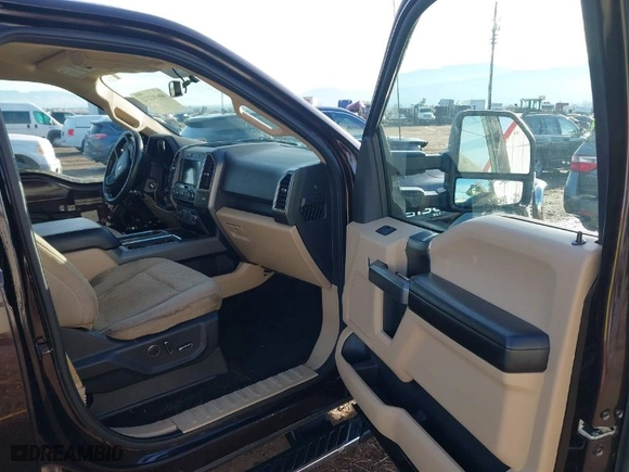 2018 Ford F-150 XL with VIN 1FTFW1EG4JKD10369, listed as a IAAI auction lot 40902272 with 127,782 mi miles. Bid and sale history available at carsss.com. Image 5.