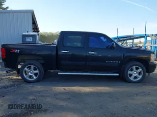 2008 Chevrolet Silverado 1500 LTZ with VIN 2GCEK133881233538, listed as a IAAI auction lot 42088937 with 190,791 mi miles and . Bid and sale history available at DreamBid. Image 13.