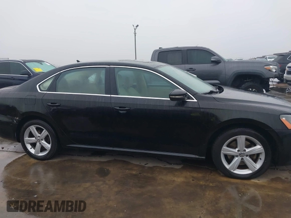 2013 Volkswagen Passat SE с VIN 1VWBH7A33DC052582, выставлен на аукционе IAAI как лот 41431178 с пробегом 127 072 миль миль и . История ставок и продаж доступна на DreamBid. Изображение 14.