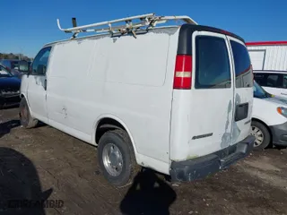 2004 Chevrolet Express Cargo Van with VIN 1GCFG15TX41101349, listed as a IAAI auction lot 41263311 with 262,276 mi miles. Bid and sale history available at carsss.com. Image 3.