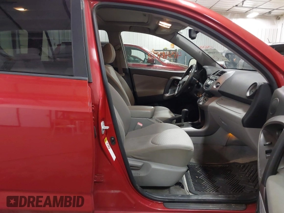 2007 Toyota RAV4 Limited with VIN JTMZD31V076049746, listed as a IAAI auction lot 41546898 with 157,178 mi miles. Bid and sale history available at carsss.com. Image 5.