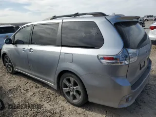 2018 Toyota Sienna SE with VIN 5TDXZ3DC2JS919264, listed as a Copart auction lot 52763135 with 159,835 mi miles and Salvage title. Bid and sale history available at DreamBid. Image 2.