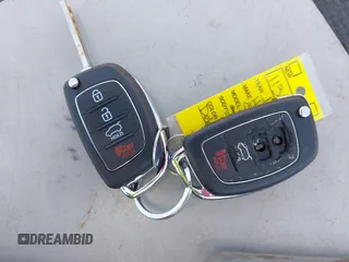 2016 Hyundai Santa Fe z VIN 5XYZT3LB3GG348215, wystawiony jako IAAI lot #41917143 z przebiegiem 121 873 mil mil oraz . Historia ofert i sprzedaży dostępna na DreamBid. Obrazek 11.