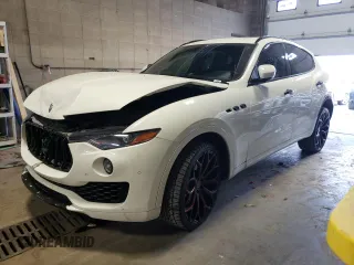 2017 Maserati Levante with VIN ZN661XUS0HX250710, listed as a Copart auction lot 65352173 with 77,927 mi miles. Bid and sale history available at carsss.com. Image 1.