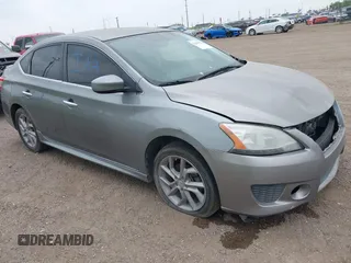 2013 Nissan Sentra SR z VIN 3N1AB7AP9DL657183, wystawiony jako IAAI lot #42283357 z przebiegiem 109 077 mil mil oraz . Historia ofert i sprzedaży dostępna na DreamBid. Obrazek 1.
