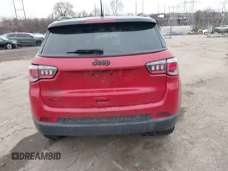 2018 Jeep Compass Latitude with VIN 3C4NJDBB2JT399488, listed as a IAAI auction lot 41553252 with 79,606 mi miles. Bid and sale history available at carsss.com. Image 17.