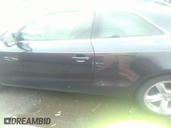 2013 Audi A5 Prestige z VIN WAUVFAFR6DA026826, wystawiony jako IAAI lot #37101768 z przebiegiem Nie podano mil oraz . Historia ofert i sprzedaży dostępna na DreamBid. Obrazek 14.