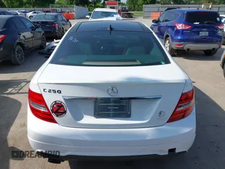 2013 Mercedes-Benz C 250 с VIN WDDGJ4HB2DG089470, выставлен на аукционе IAAI как лот 41925359 с пробегом 113 160 миль миль и . История ставок и продаж доступна на DreamBid. Изображение 17.