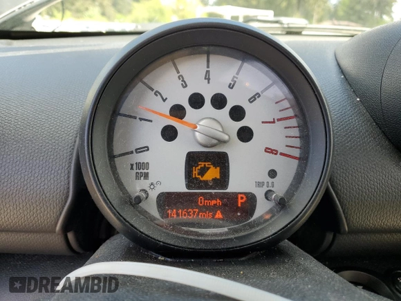 2013 MINI Countryman S ALL4 z VIN WMWZC5C56DWP33270, wystawiony jako Copart lot #56804085 z przebiegiem 141 637 mil mil oraz Szkoda całkowita • Salvage title. Historia ofert i sprzedaży dostępna na DreamBid. Obrazek 9.